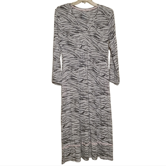 Tommy Bahama Dresses & Skirts - Tommy Bahama | V-Neck Animal Print Long Sleeve Maxi Dress (Size Small)